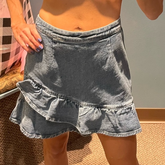 NWT Ruffle Denim Skirt. Sz Small - Picture 4 of 4